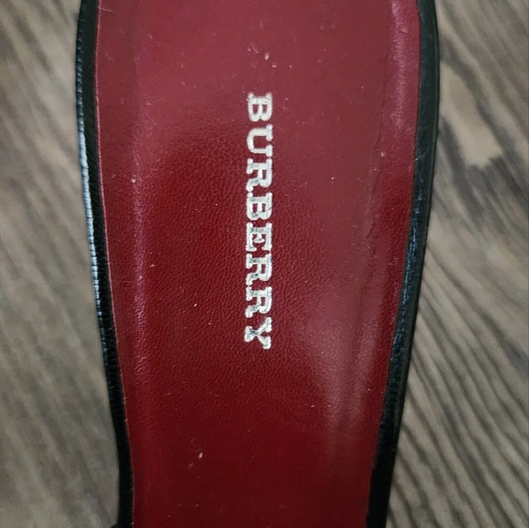Burberry Slip On Kitten Heels - Picture 6 of 15